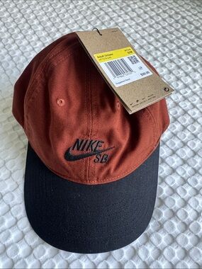Nike Two-Tone Rust Red & Black SB Hat